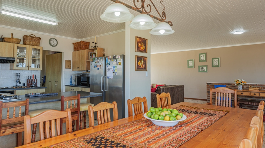 4 Bedroom Property for Sale in Struisbaai Western Cape